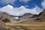 J4: brume matinale sur le Jirishanka et le Yerupaja
